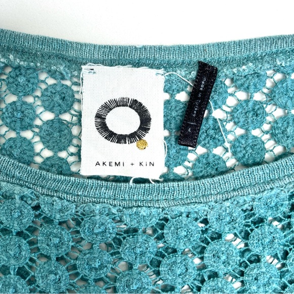Anthropologie, Akemi + kin, Amis linen tunic top, with crochet lace. Size L - Picture 7 of 9